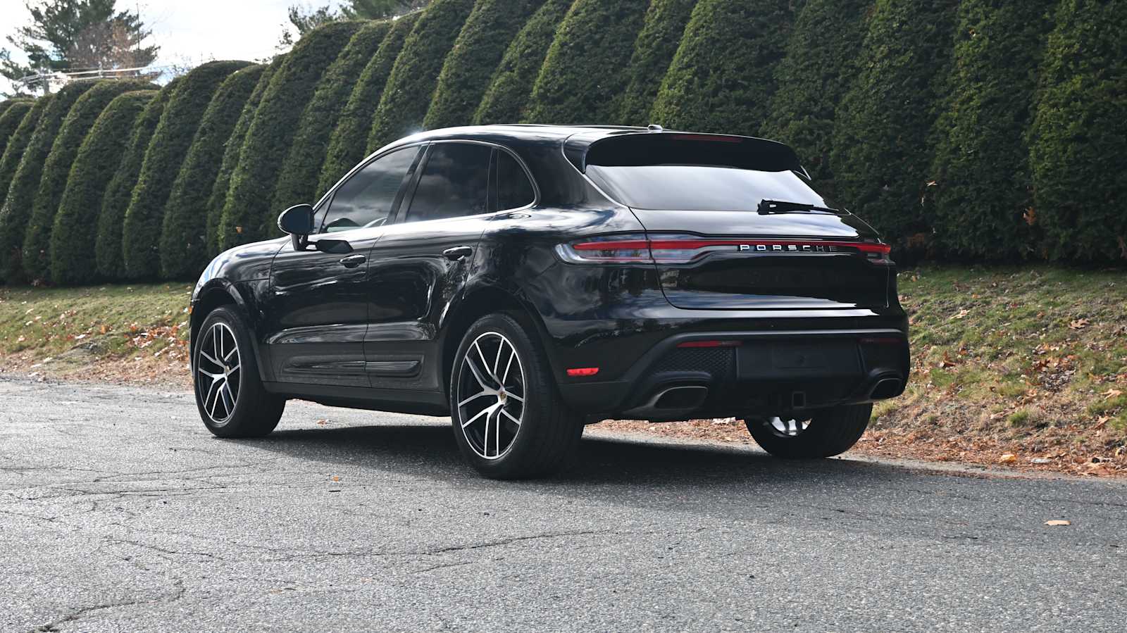 2024 Porsche Macan T photo 3