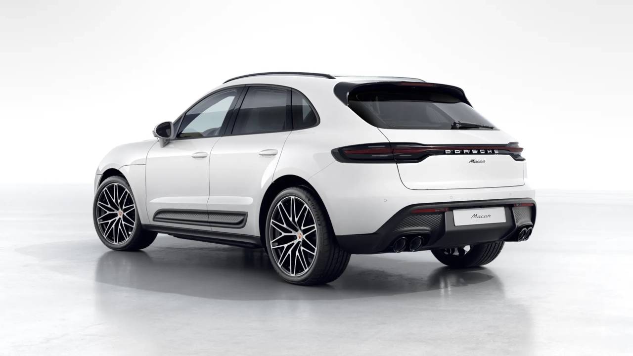 2026 Porsche Macan T photo 3