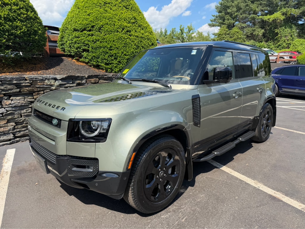 Used 2025 Land Rover Defender 110 X-Dynamic SE SUV