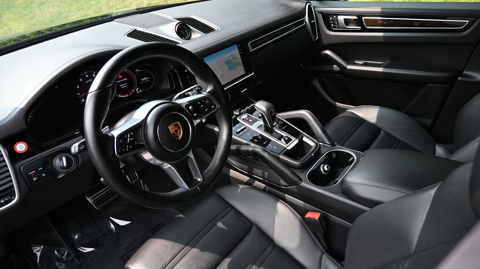 2022 Porsche Cayenne GTS photo 4