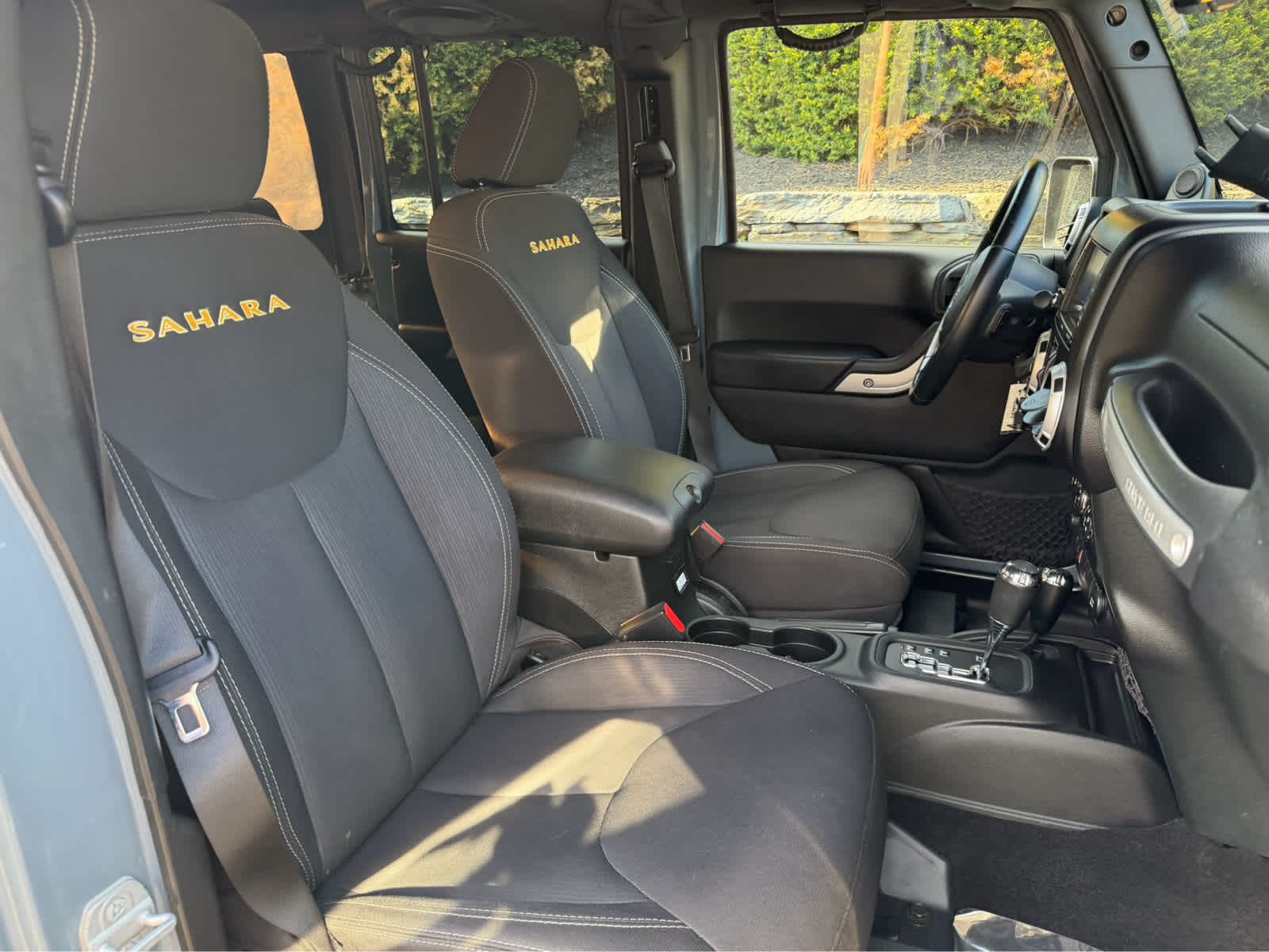 2014 Jeep Wrangler Unlimited Sahara - Photo 20