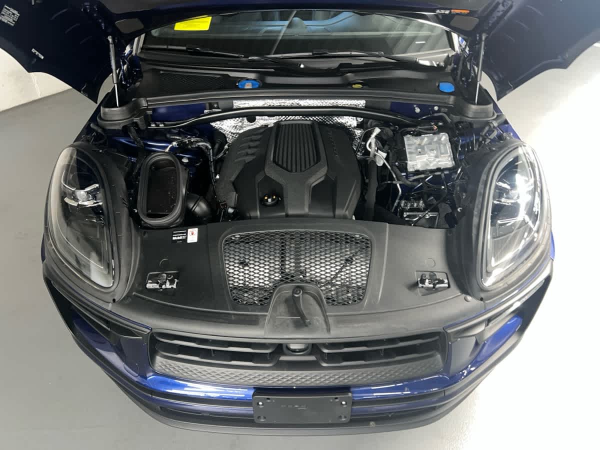 2026 Porsche Macan T - Photo 25
