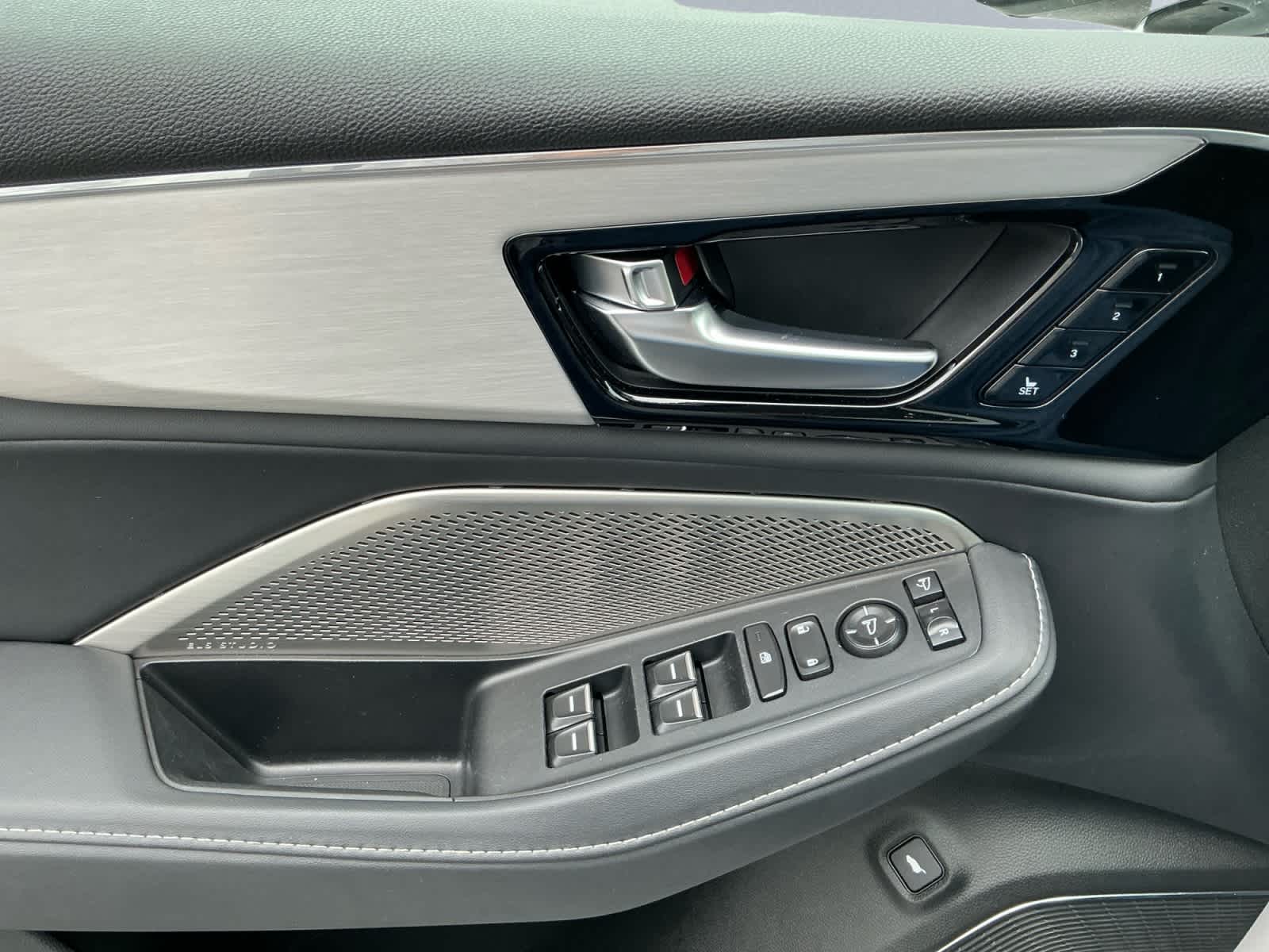 used 2023 Acura MDX car, priced at $39,498
