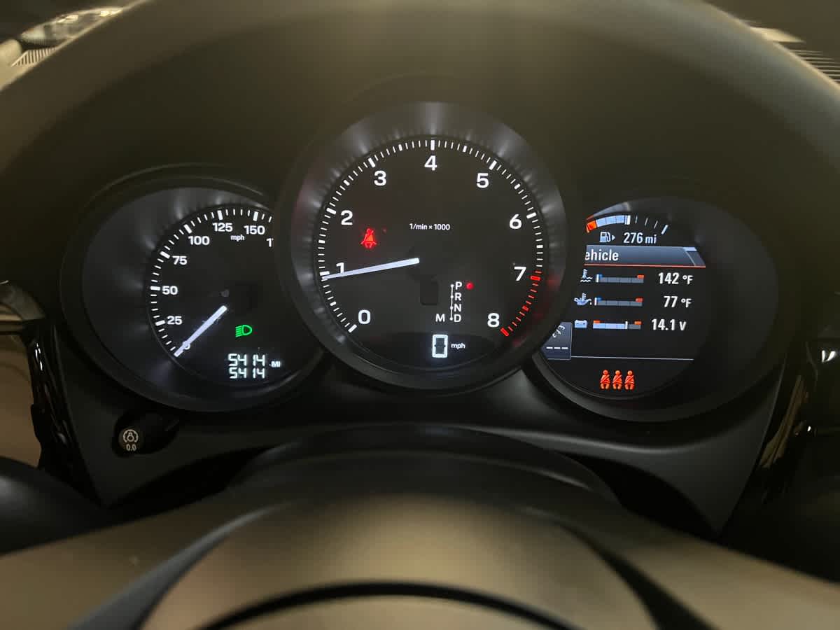 2026 Porsche Macan T - Photo 14