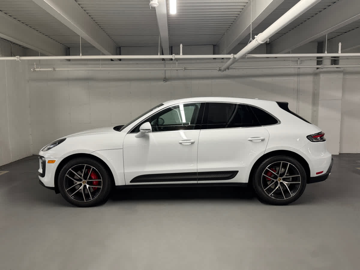 2023 Porsche Macan S photo 2