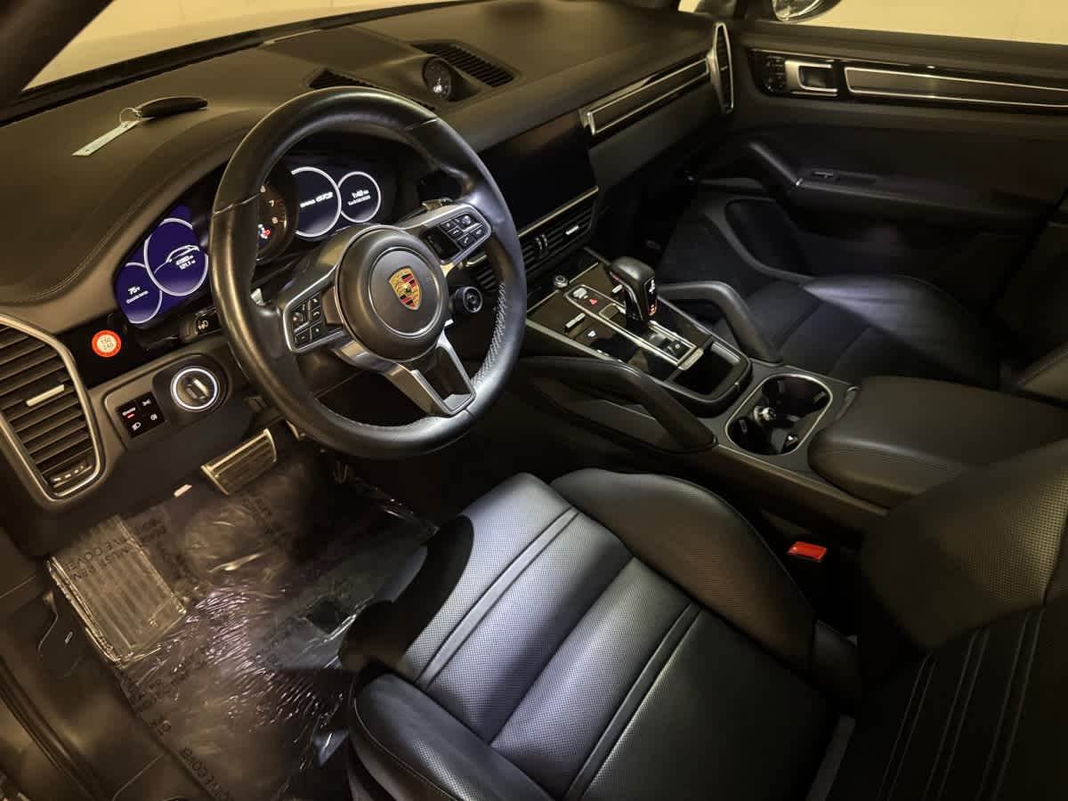 2021 Porsche Cayenne GTS Coupe photo 4