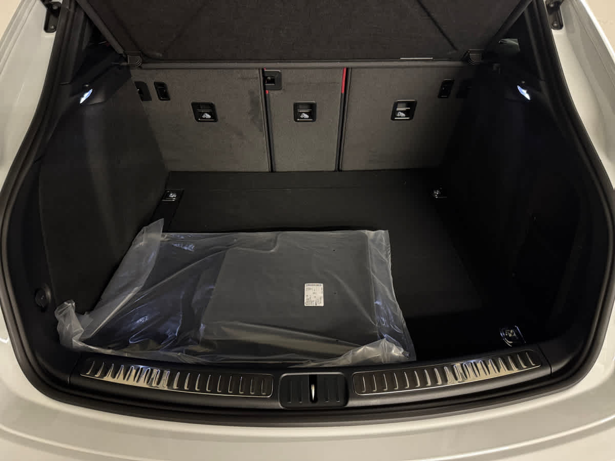 new 2026 Porsche Macan car