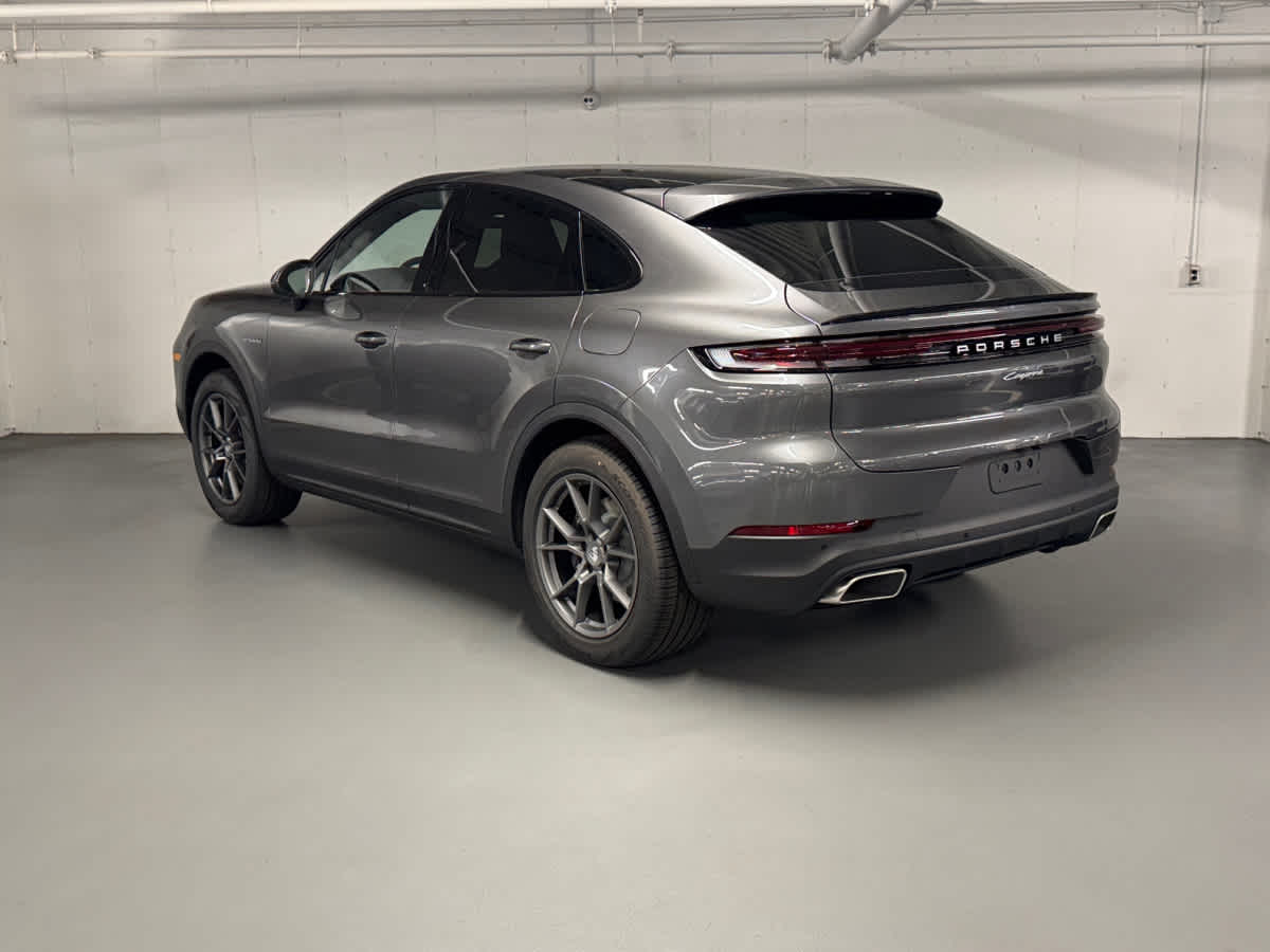 2025 Porsche Cayenne E-Hybrid photo 3