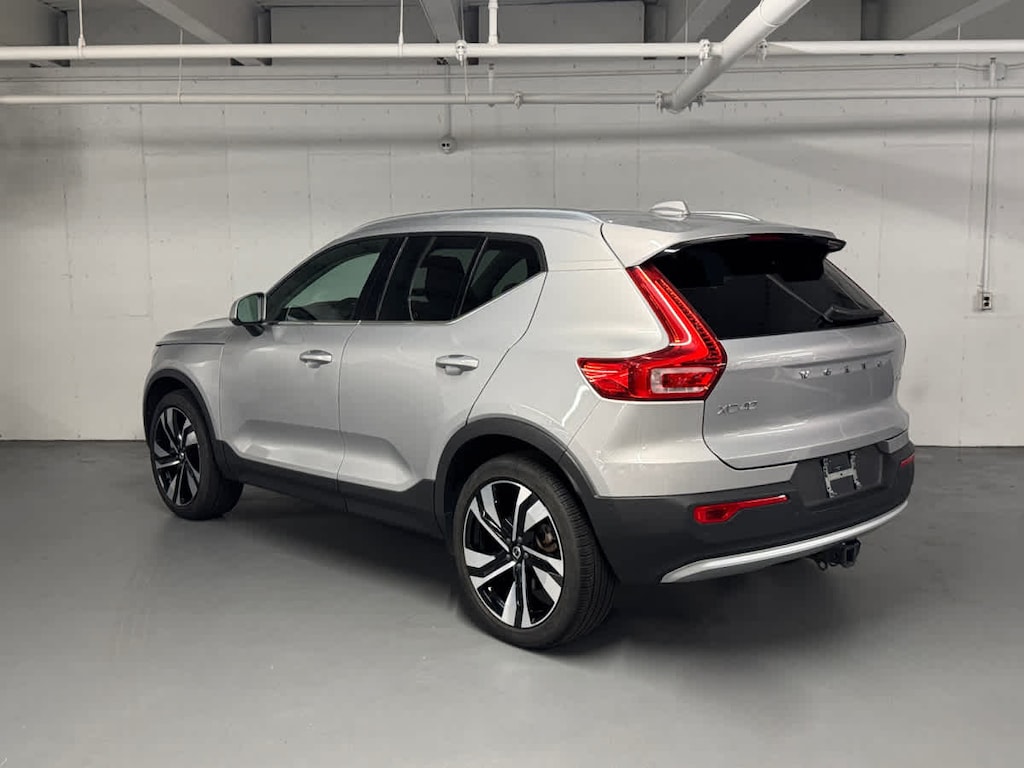 Used 2023 Volvo XC40 Ultimate Bright Theme SUV