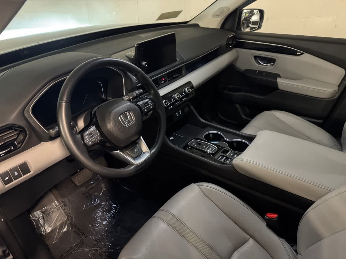 2023 Honda Pilot Touring photo 4