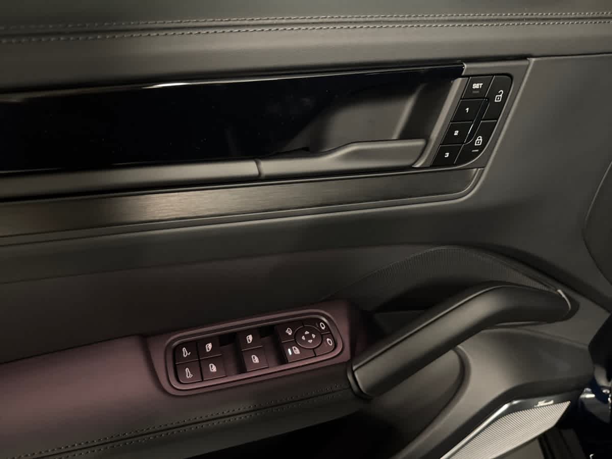 new 2025 Porsche Cayenne car