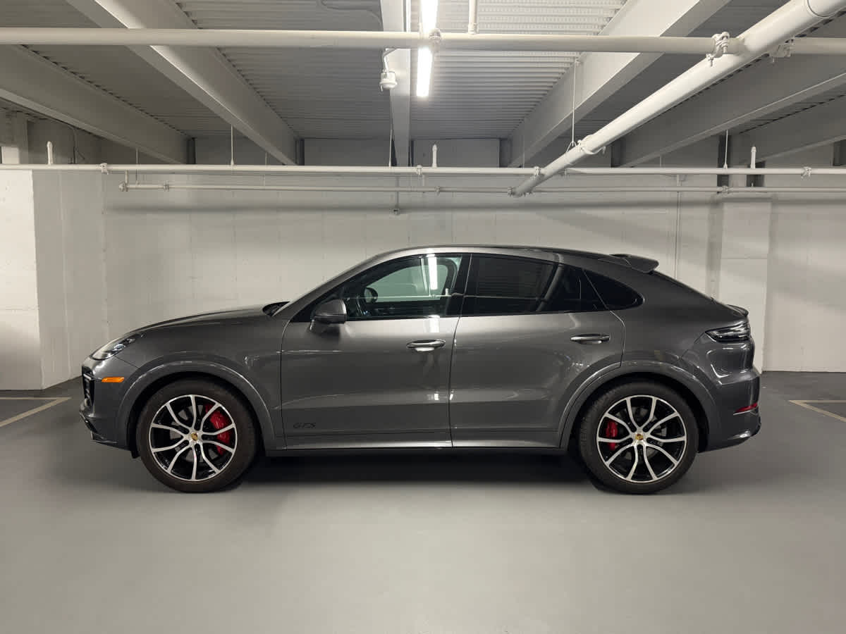 2021 Porsche Cayenne GTS Coupe photo 2