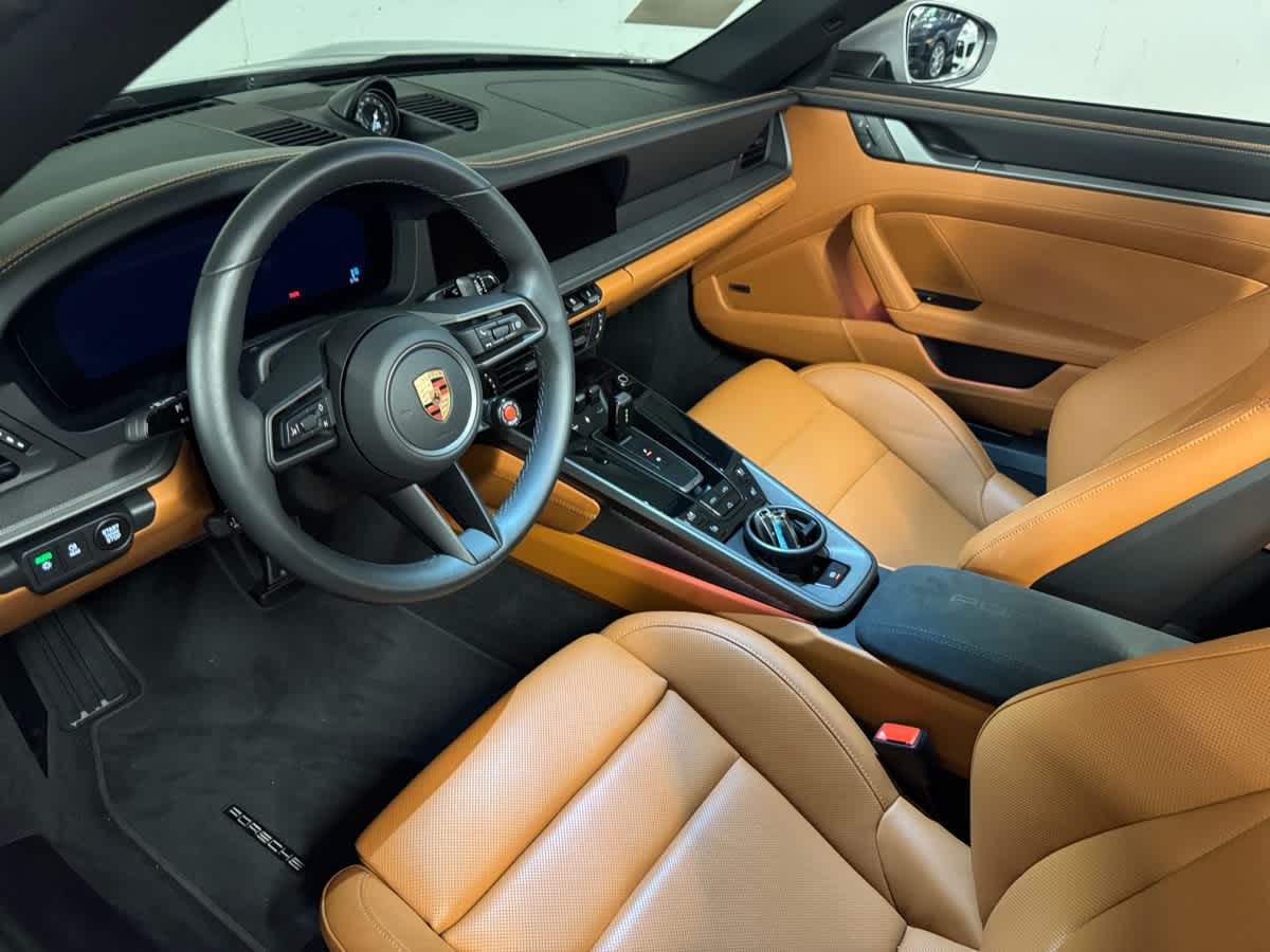 2025 Porsche 911 photo 4