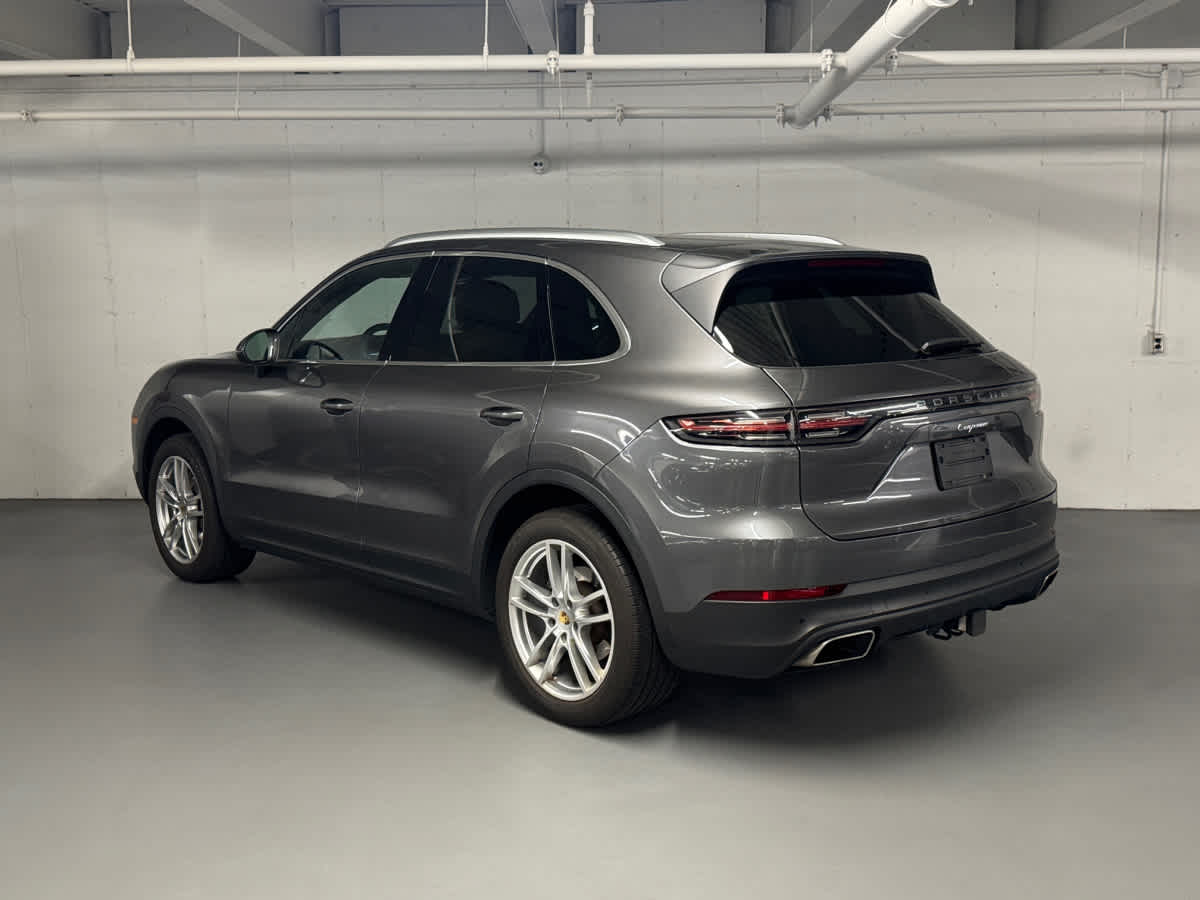 2023 Porsche Cayenne Platinum Edition photo 3