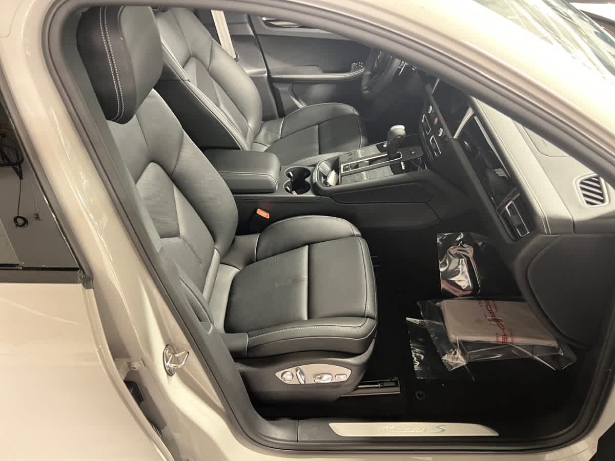 new 2026 Porsche Macan car