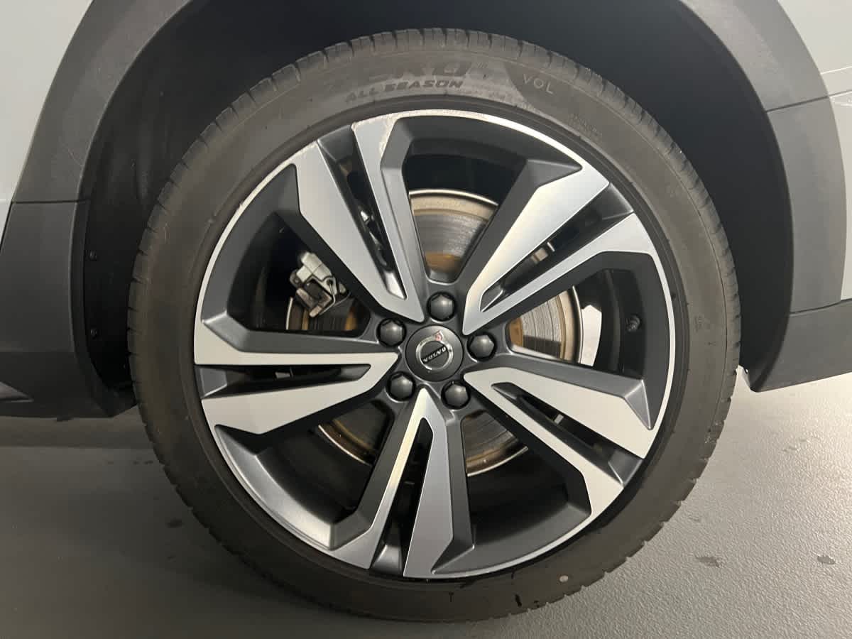 used 2025 Volvo V60 Cross Country car, priced at $37,997