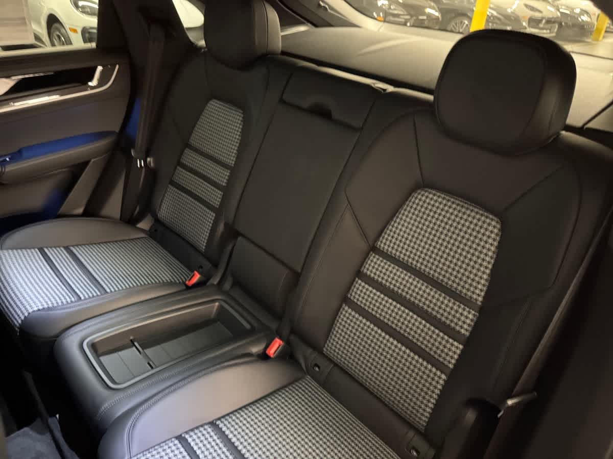 new 2025 Porsche Cayenne car
