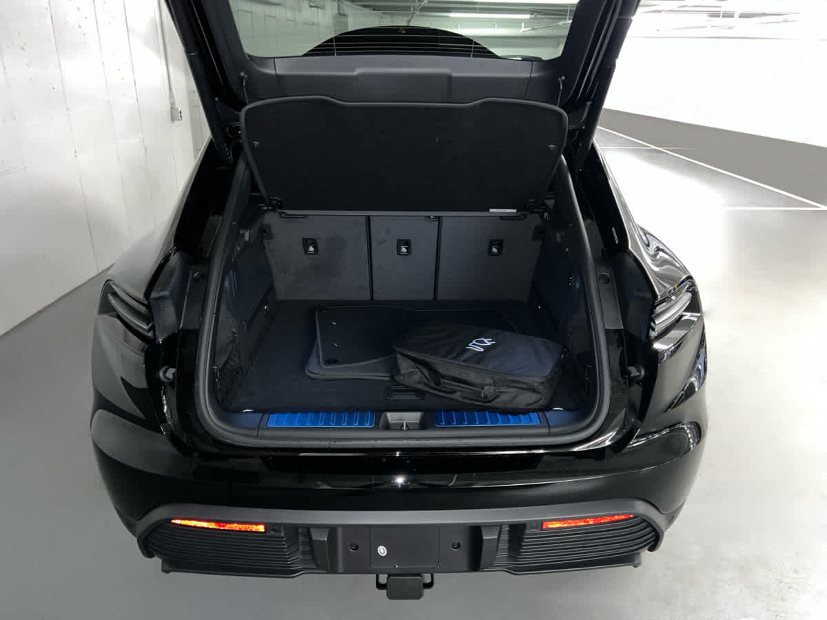 new 2026 Porsche Macan car