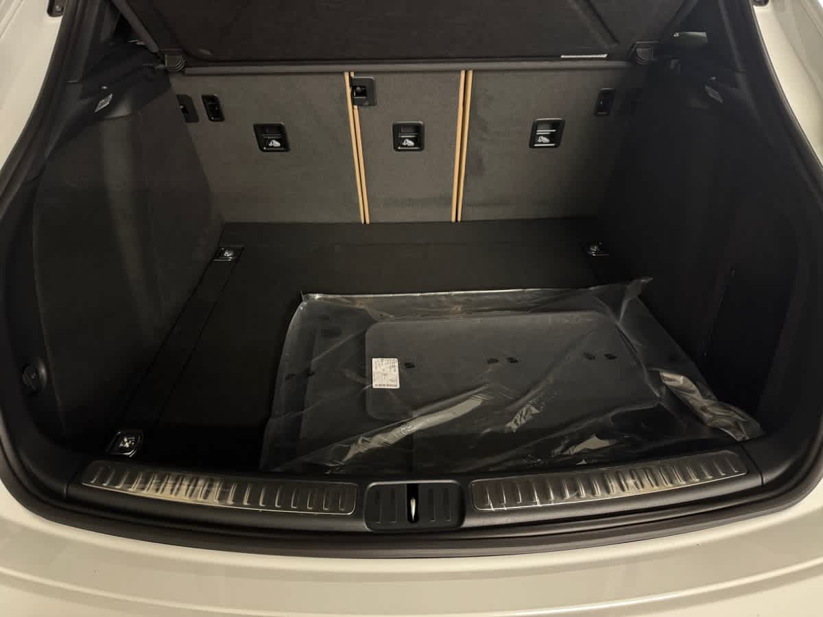 new 2026 Porsche Macan car