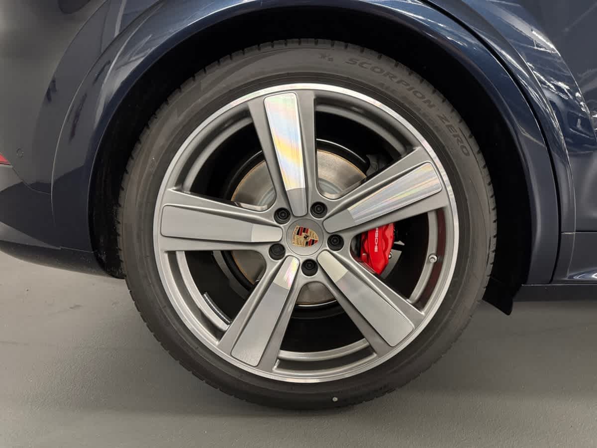 new 2025 Porsche Cayenne car