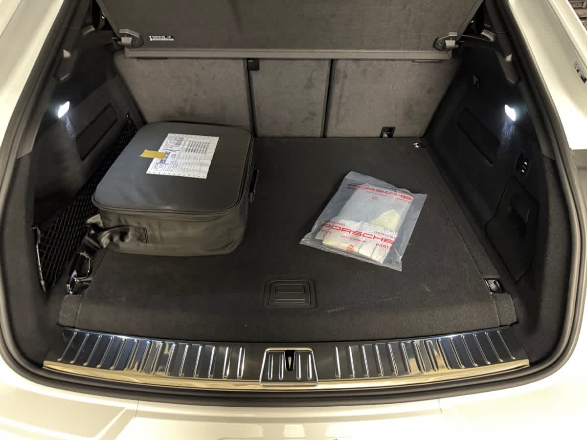 new 2025 Porsche Cayenne car