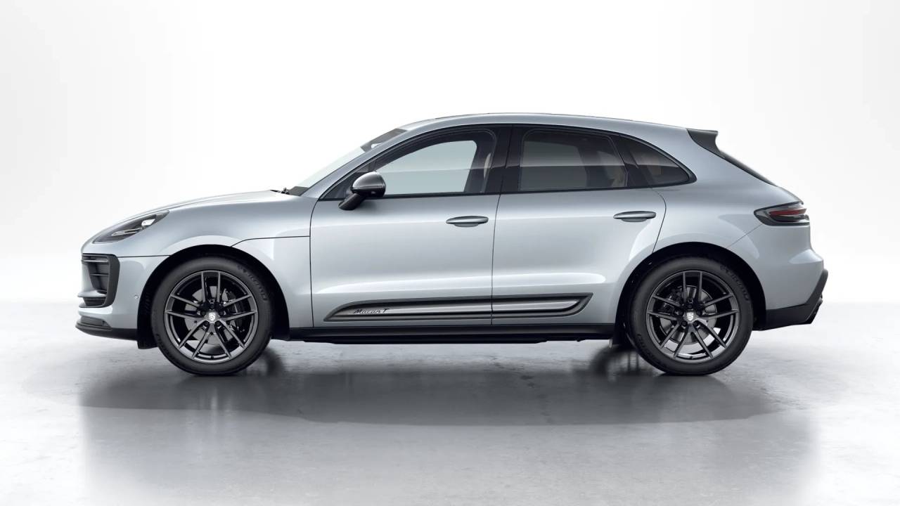 2026 Porsche Macan T photo 2