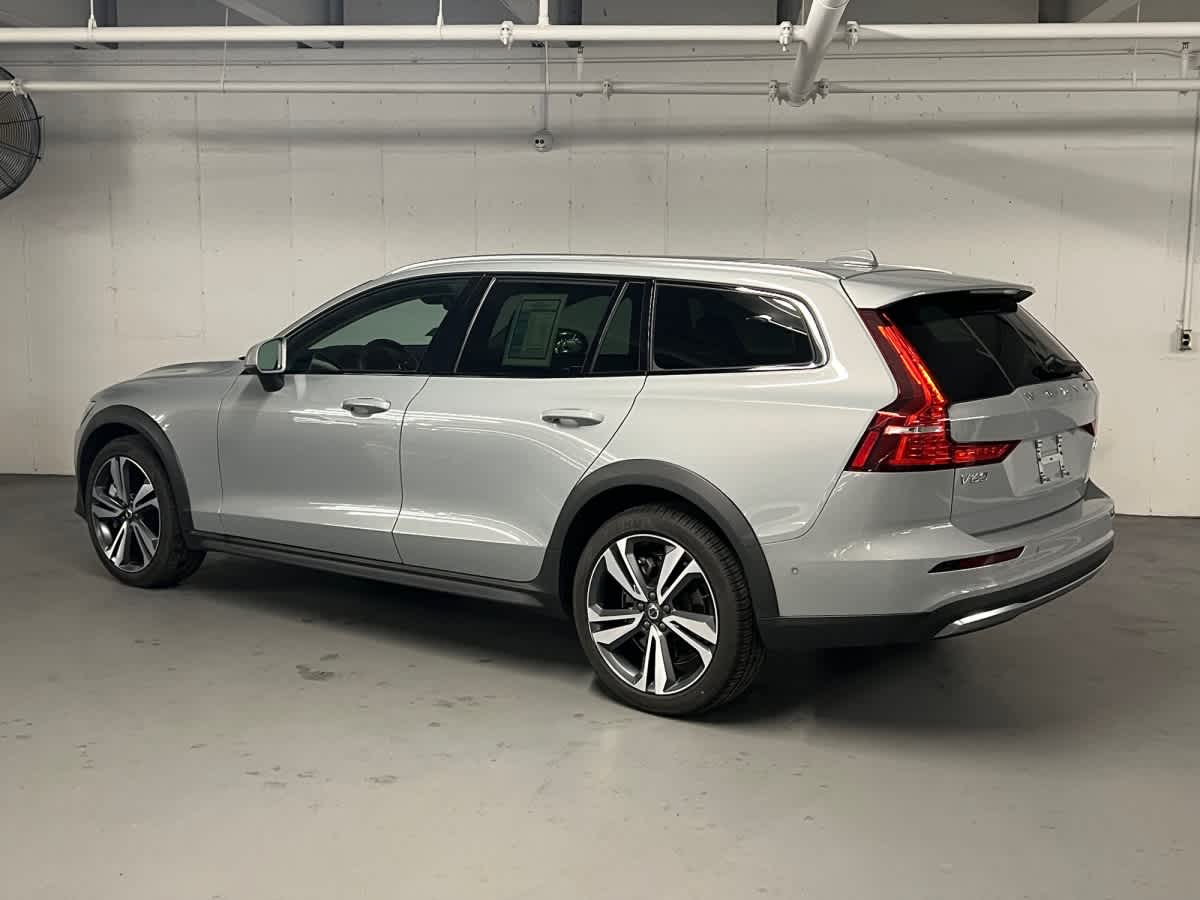 used 2025 Volvo V60 Cross Country car, priced at $37,997