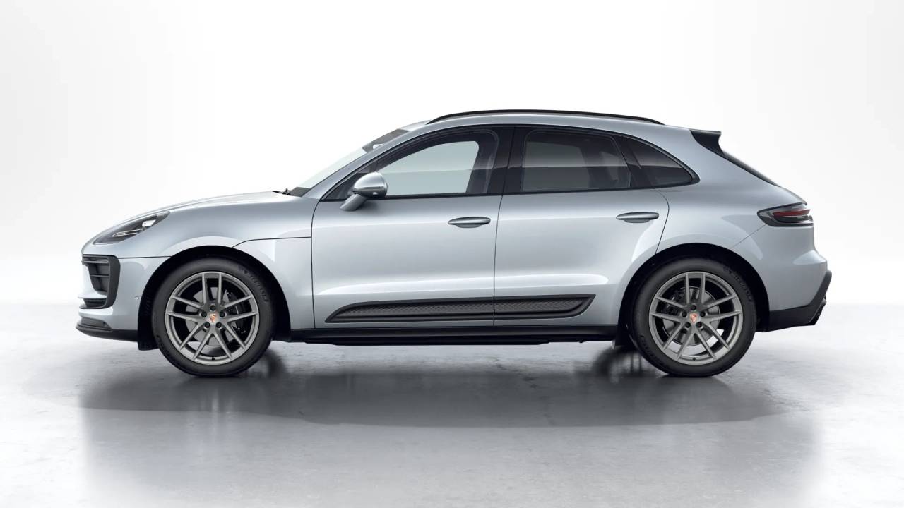 2026 Porsche Macan T photo 2