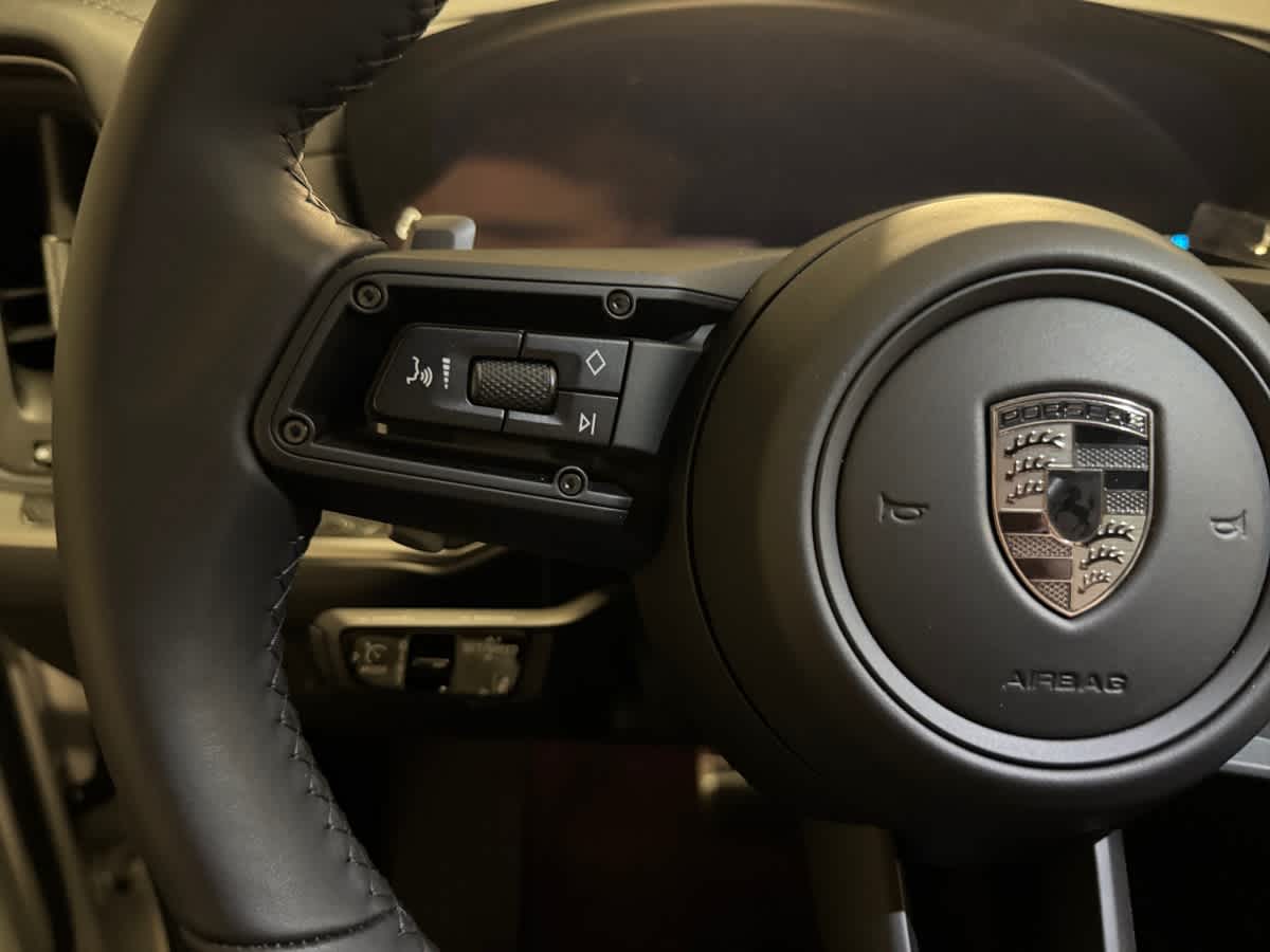 new 2025 Porsche Cayenne car