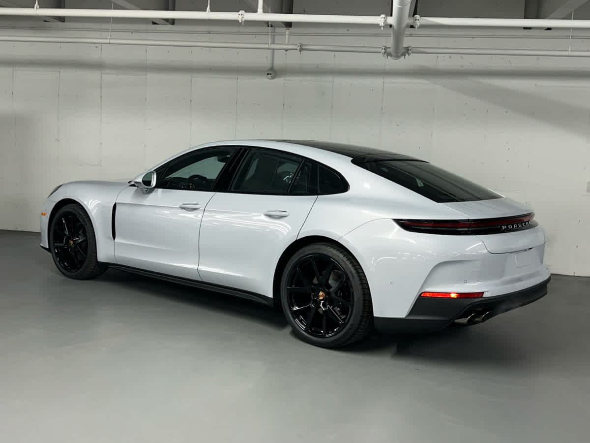 new 2026 Porsche Panamera car