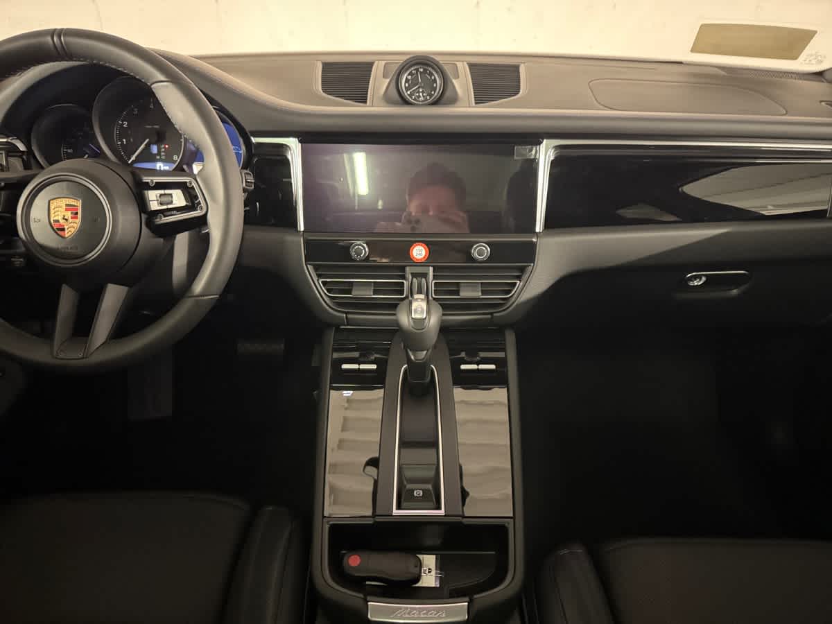 2026 Porsche Macan - Photo 15