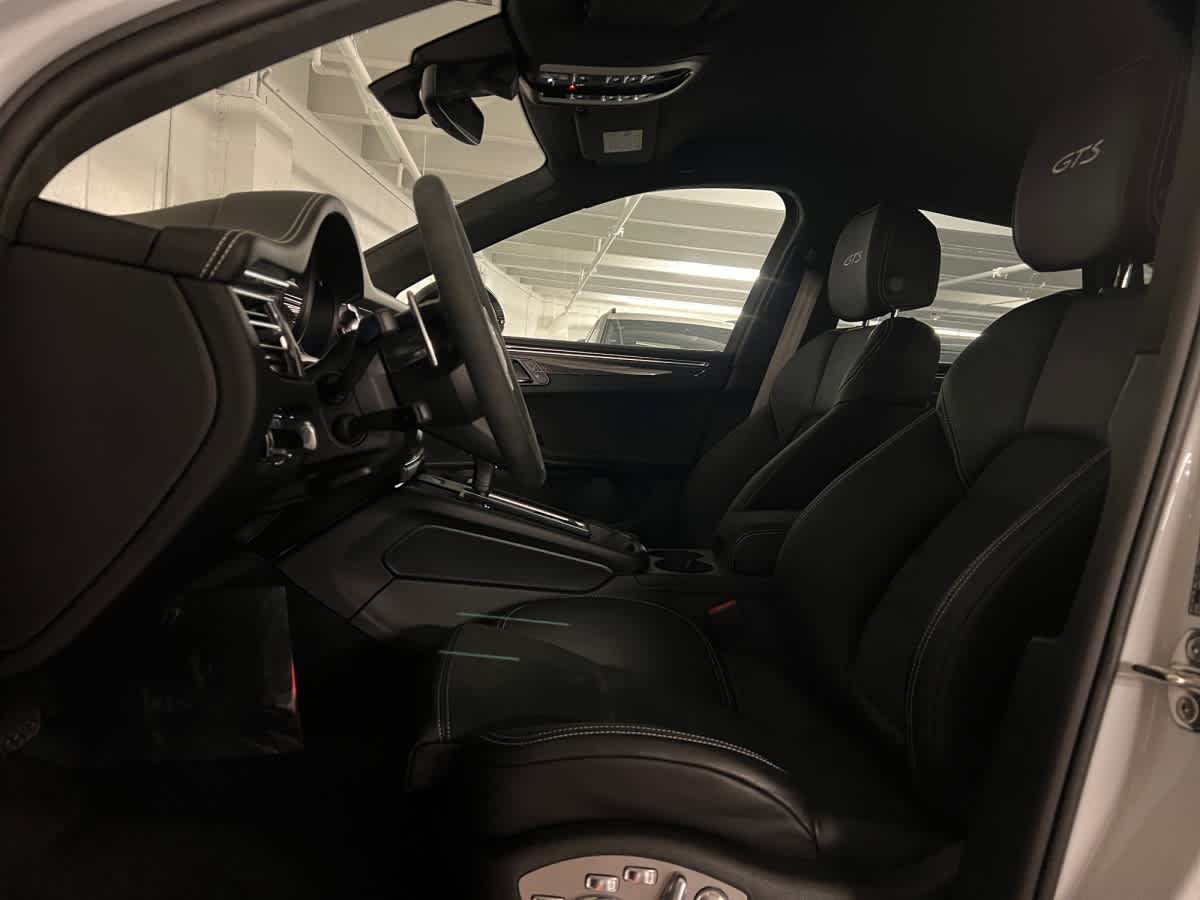 2025 Porsche Macan GTS - Photo 17