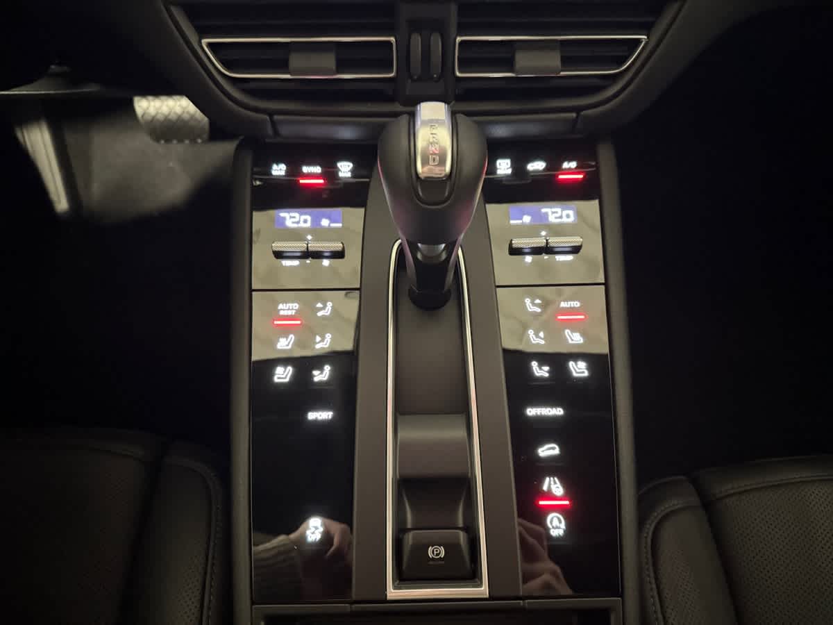 new 2026 Porsche Macan car