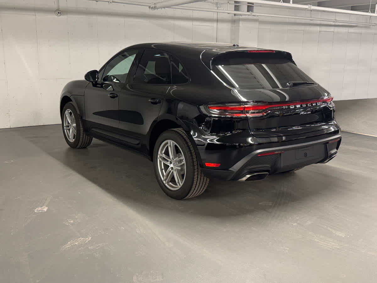 2025 Porsche Macan T photo 3