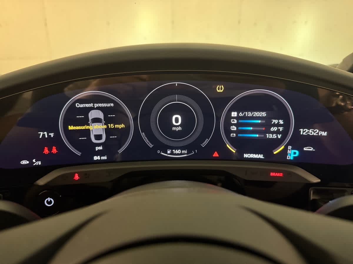 new 2024 Porsche Taycan car