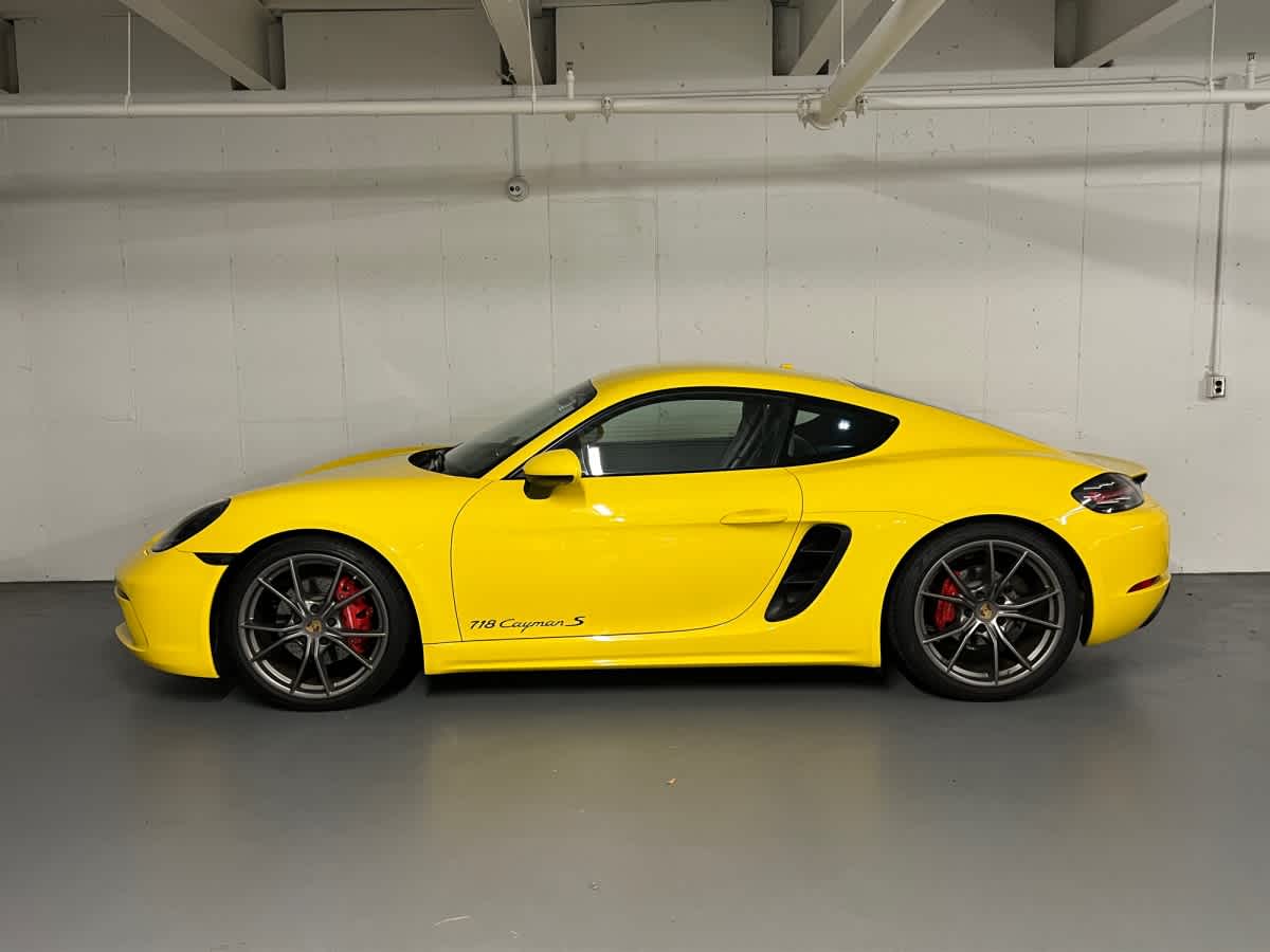2023 Porsche Cayman S photo 2