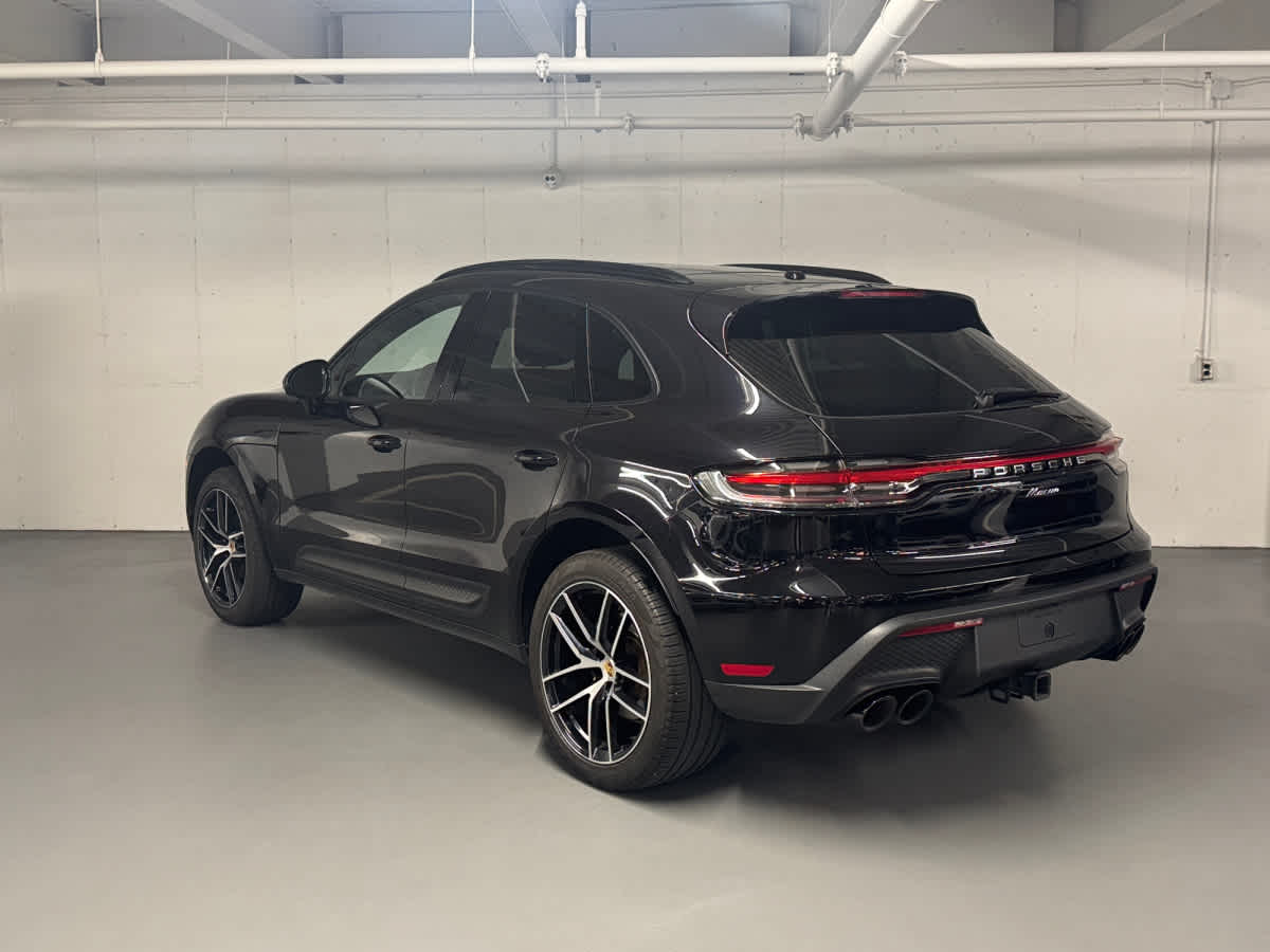 2023 Porsche Macan T photo 3