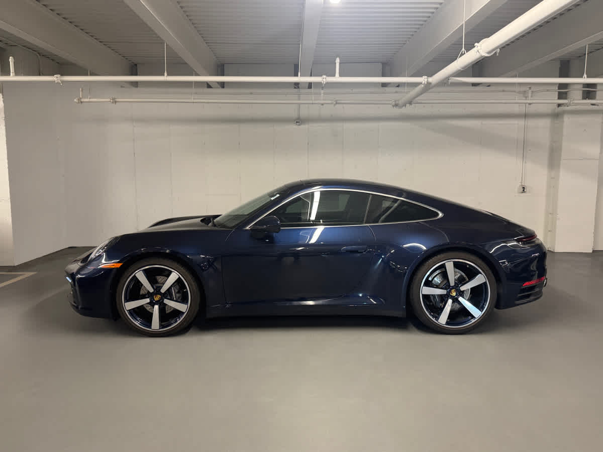 2022 Porsche 911 4 photo 2