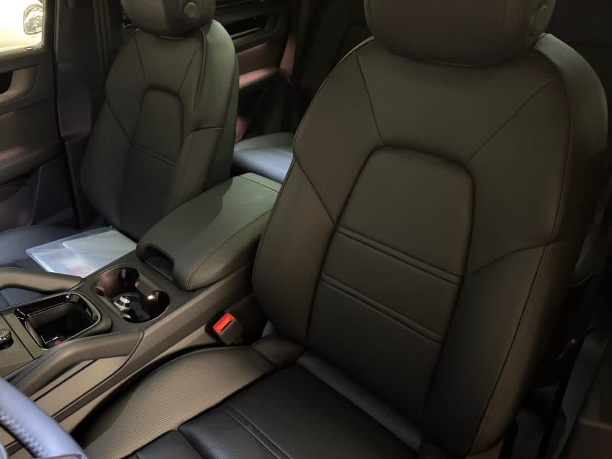 new 2025 Porsche Cayenne car