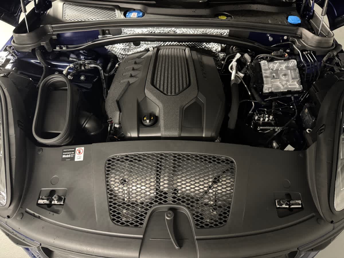 2026 Porsche Macan - Photo 33