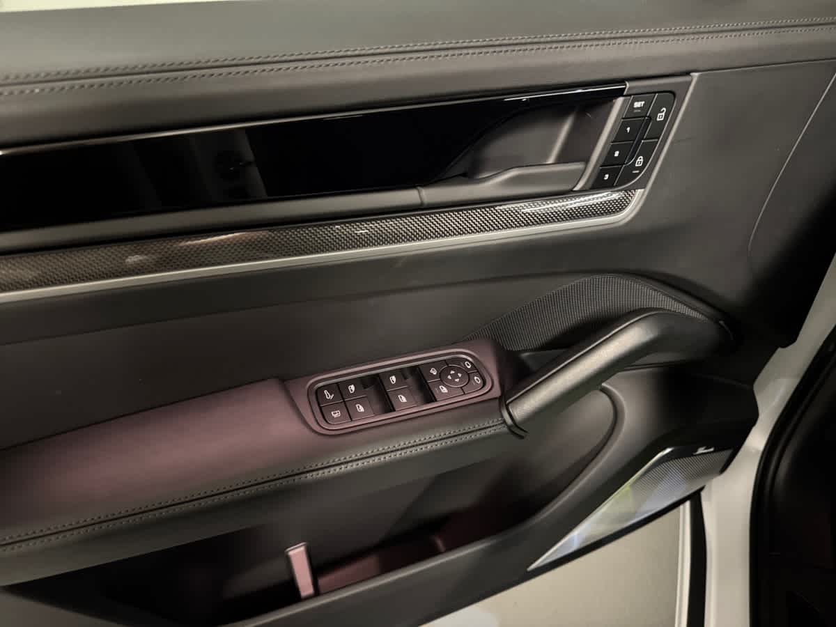 new 2025 Porsche Cayenne car