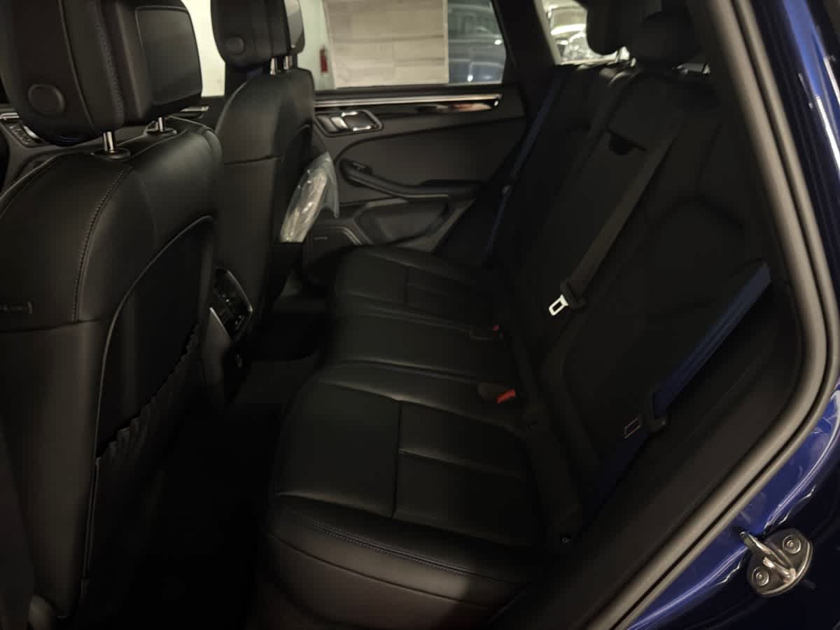 2026 Porsche Macan - Photo 22