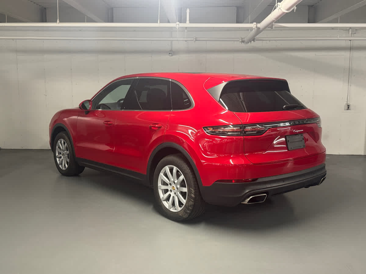 2023 Porsche Cayenne Platinum Edition photo 3