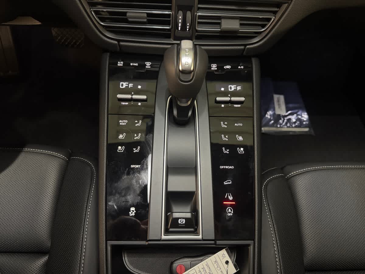 new 2026 Porsche Macan car