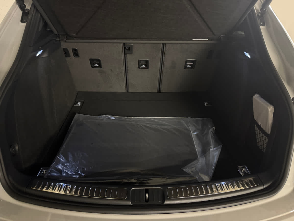 new 2026 Porsche Macan car