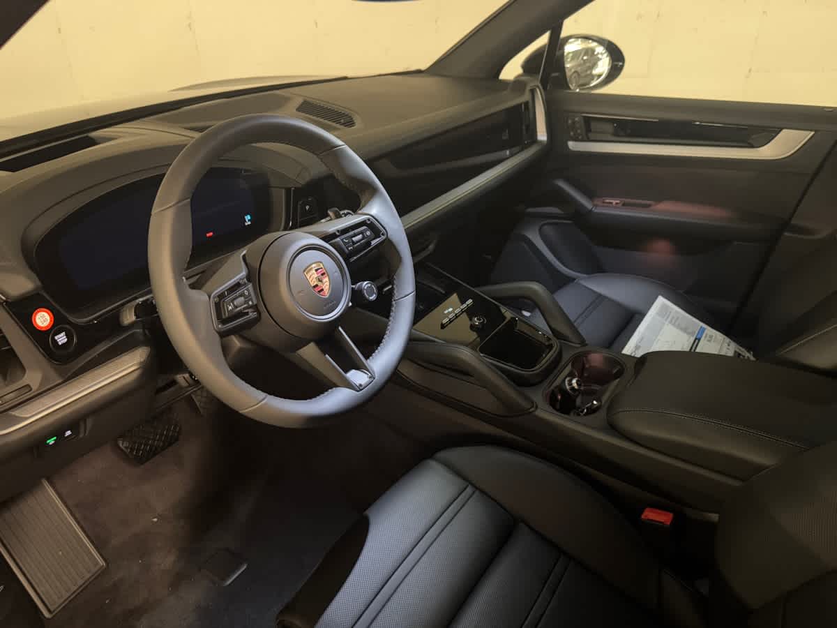 2026 Porsche Cayenne photo 4