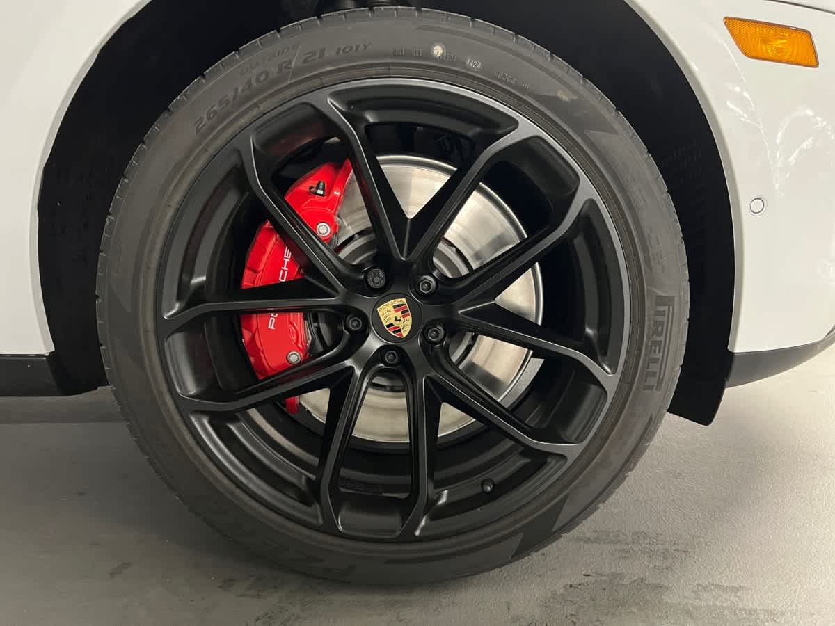 2025 Porsche Macan GTS - Photo 10
