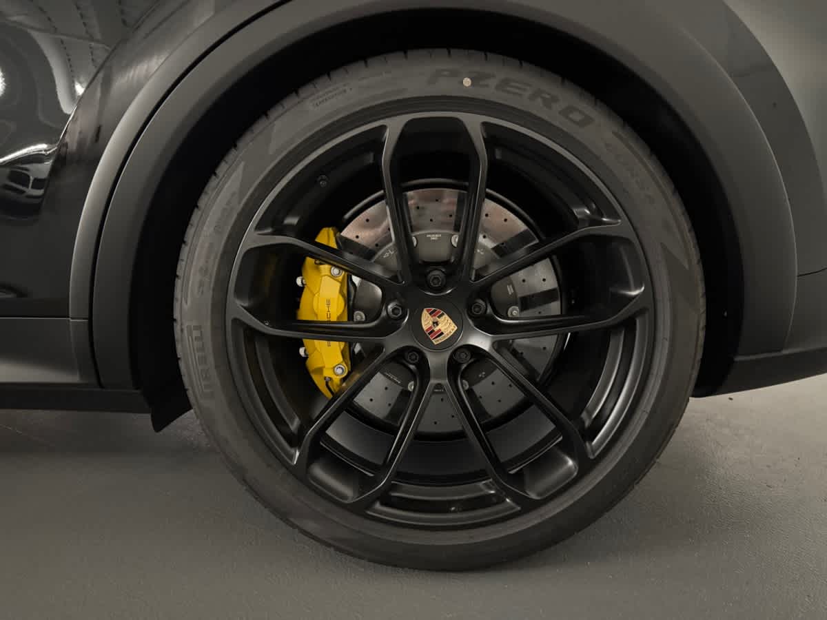 new 2025 Porsche Cayenne car