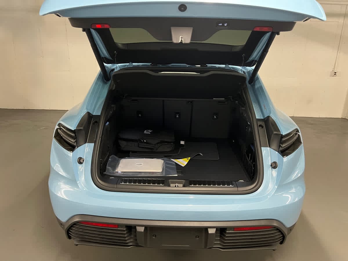 new 2026 Porsche Macan car