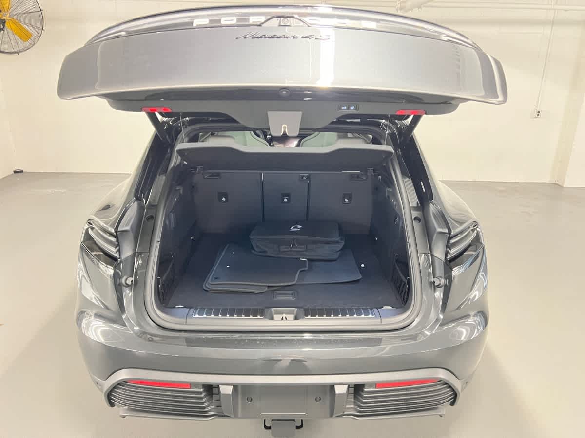 new 2026 Porsche Macan car